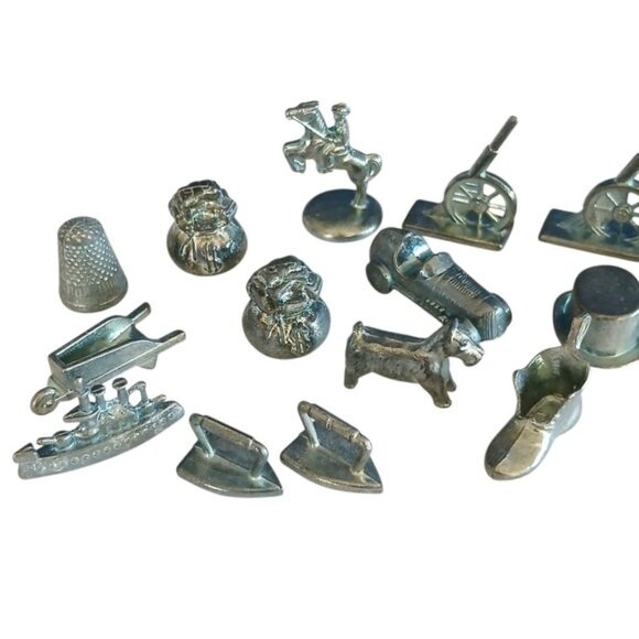 Monopoly Board Game Pieces Lot of 15 Replacement Parts Tokens Toy 2 Money Bag - Picture 2 of 3